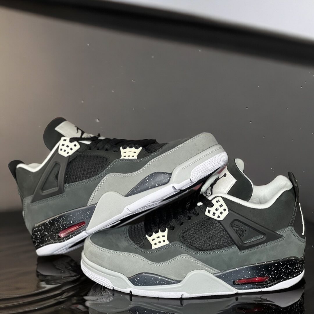 Custom Air Jordan 4 Retro ‘Fear’ Sneakers