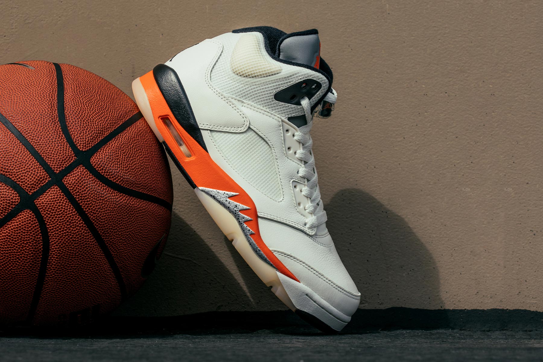 Custom Air Jordan 5 Retro ‘Shattered Backboard’ Sneakers